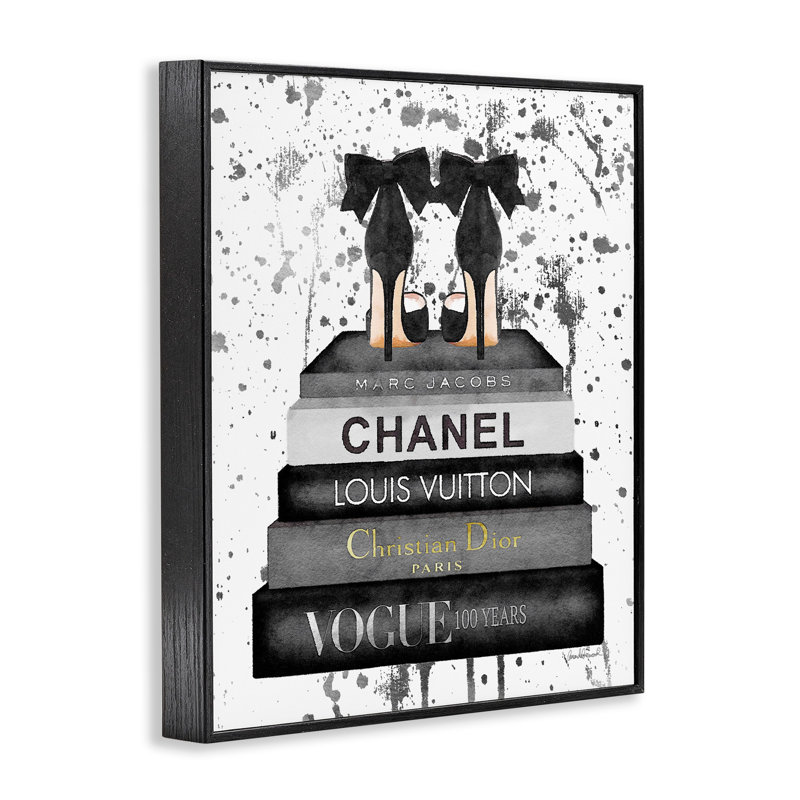 «Glam Fashion Book Stack Grey Bow Pump Heels Ink», impression, H 14 po x l 11 po, Giclée encadrée noir minuit