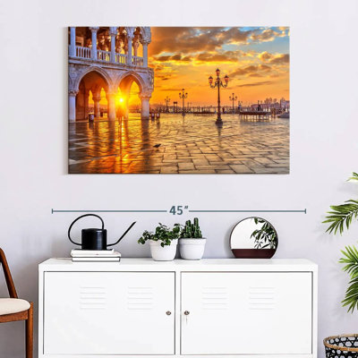 Lilie Venice Golden Sunrise