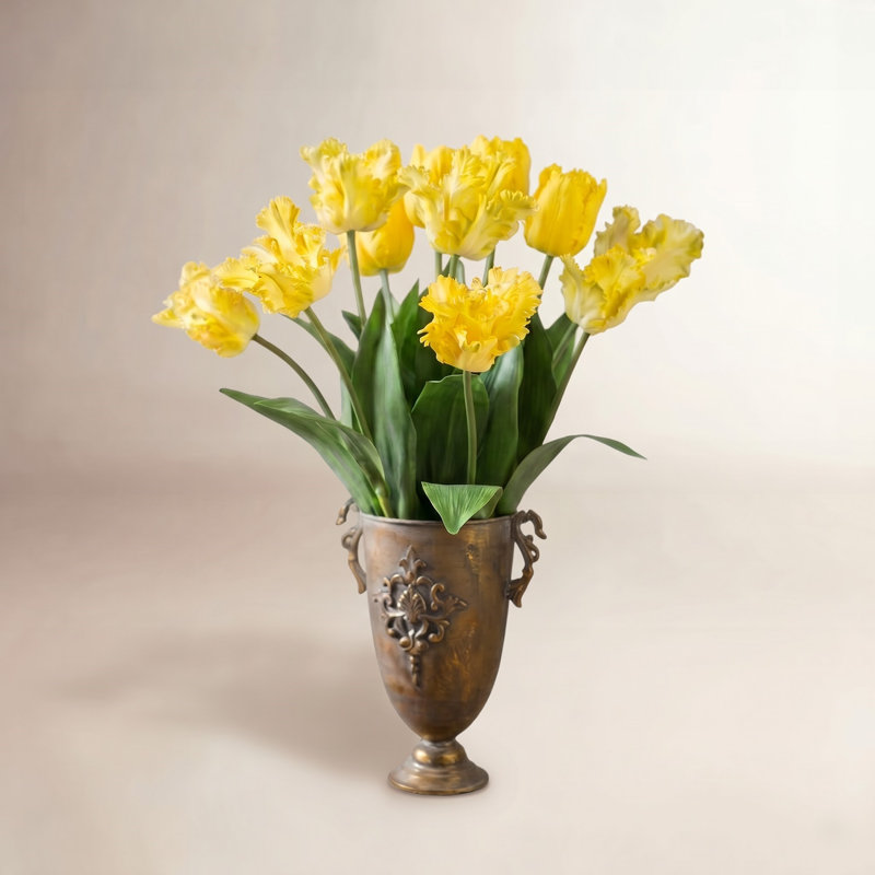 Jet de tulipes à fleurs à flamme de soie, Jaune