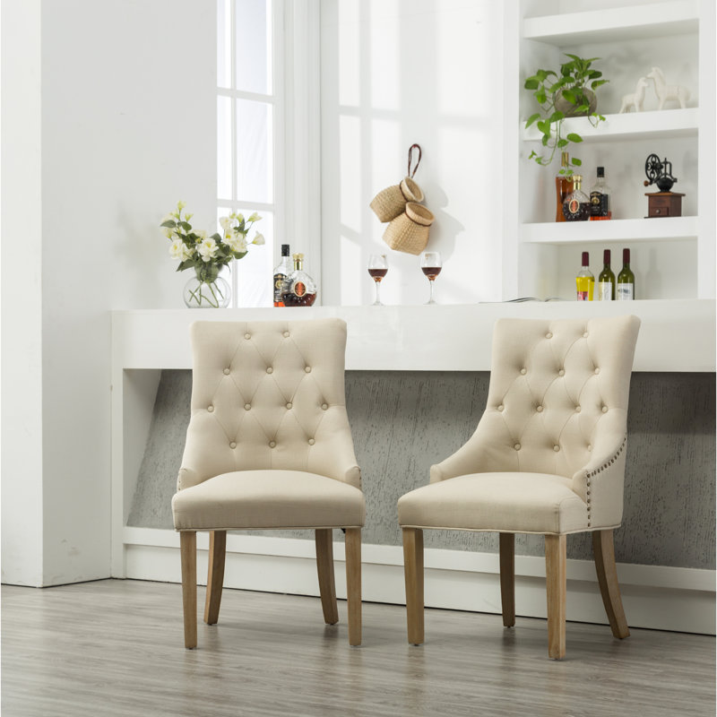 Fauteuil à oreilles en bois massif brun clair à deux boutons - Delightful 2 exercice, Tanné