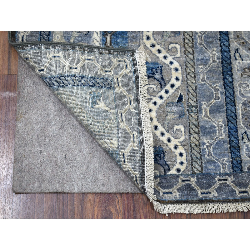 Tapis de couloir gris en laine noué à la main 2 pi 6 po x 9 pi 7 po Super Kazak A24260901E184FCBA595D88E39AADE78