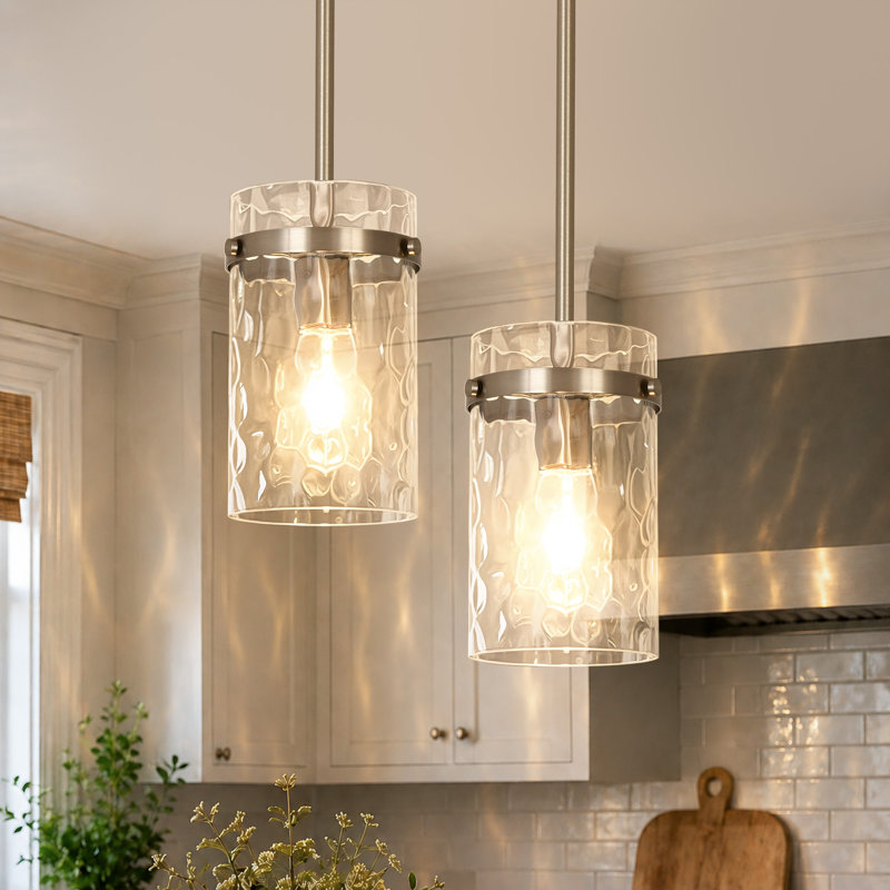 Luminaire suspendu pour grand îlot de cuisine à 1 lumière avec abat-jour en verre martelé transparent Levona (ensemble de 2)