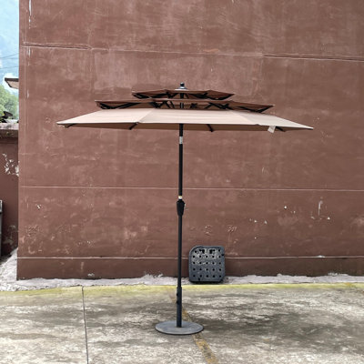 Parasol de patio extérieur à 3 niveaux 9 pi avec manivelle et inclinaison et évents pour terrasse de jardin