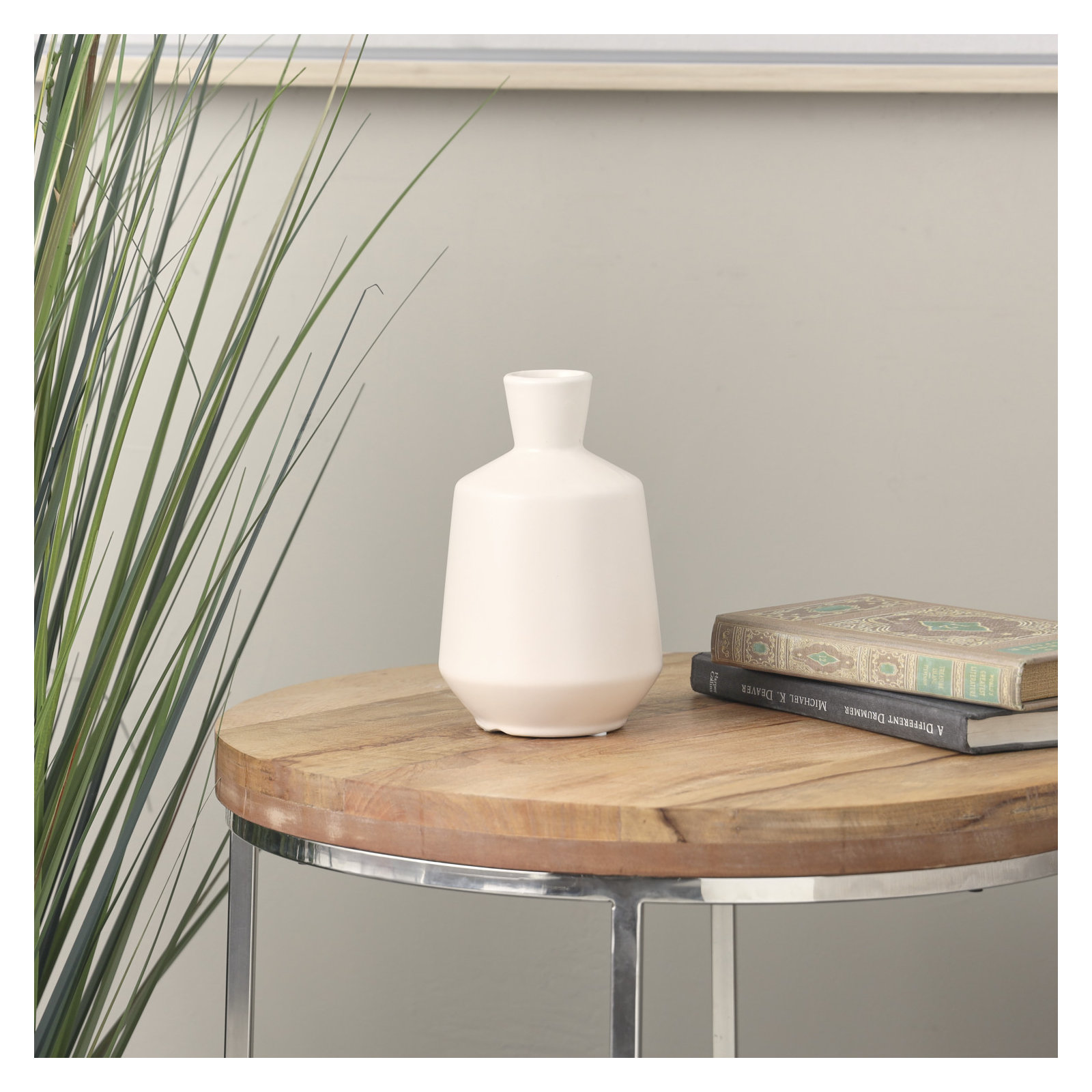 Mable Table Vase, White