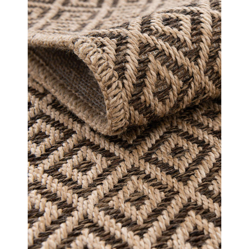 Tapis géométrique brun en polypropylène tissé à la machine Daphne, Rectangle 5 pi 5 po x 8 pi