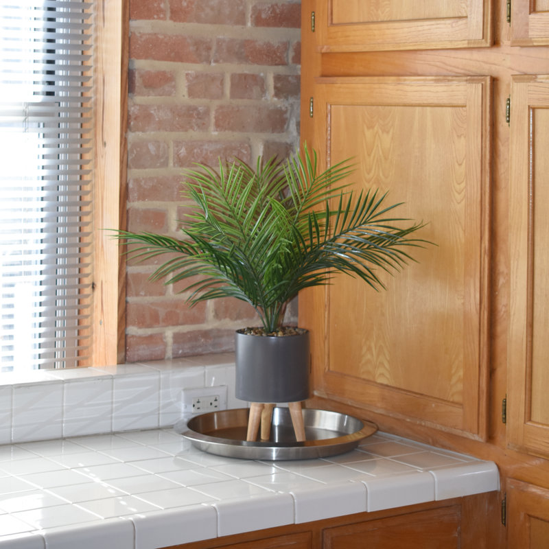 Palmier artificiel 23 po dans un vase décoratif, Gris