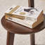 Table de bout Mid-Century en bois d'hévéa massif avec tablette de rangement à 2 niveaux