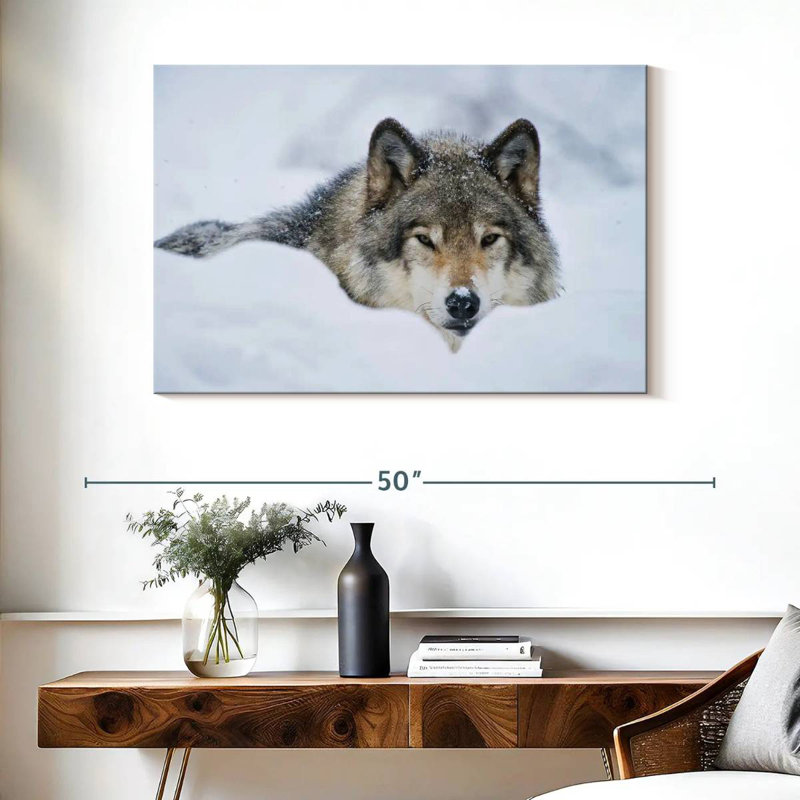 Wolf In Snow, H 26 po x l 39 po