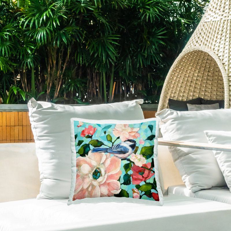 Coussin d'extérieur imprimé Blue Bird & Bold Flowers par Raquel Roth