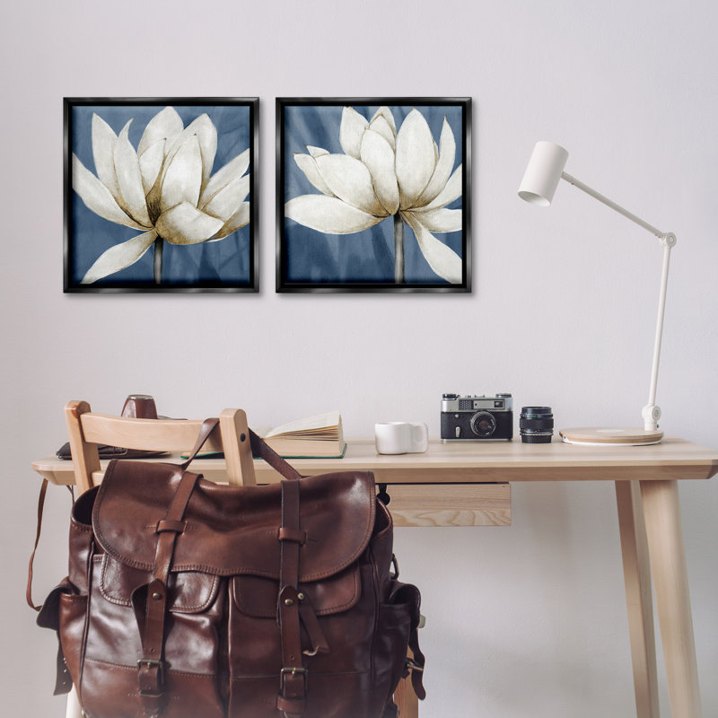 «Traditional Floral Falling Petals», ensemble de 2 toiles flottantes encadrées par Carol Robinson, H 18 po x l 18 po