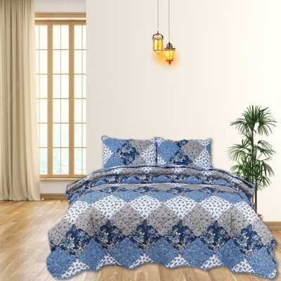 Cotton Blend Floral Bedspread with Pillowcases