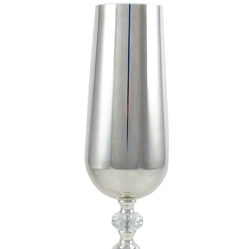 Vase de table en métal Ellett, H 19 po x l 4,25 po x P 4,25 po, Argent