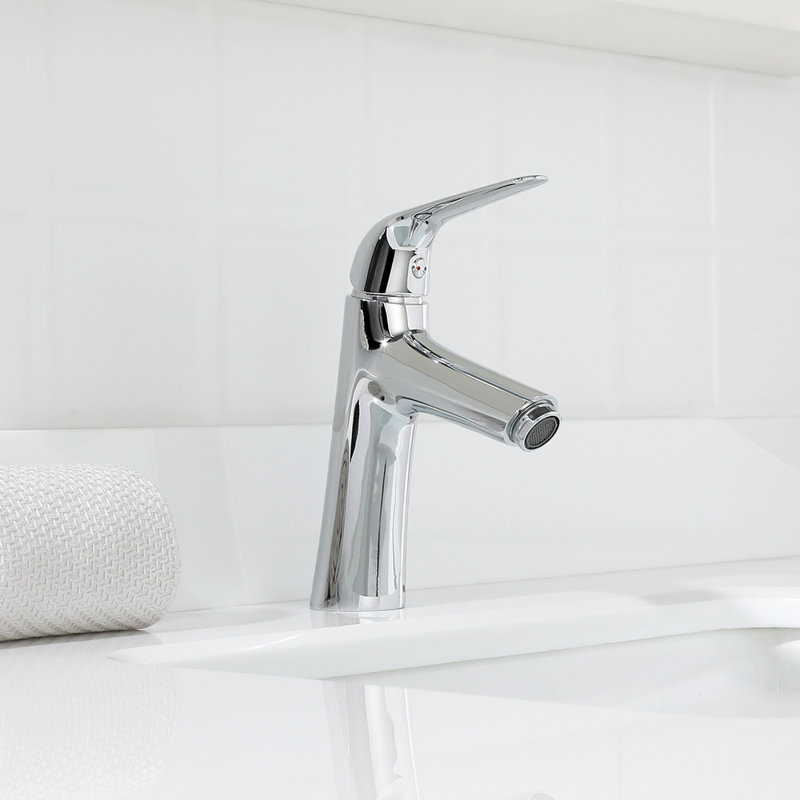 Single-Hole Single-handle Bathroom Faucet with Drain Assembly, Polished Chrome