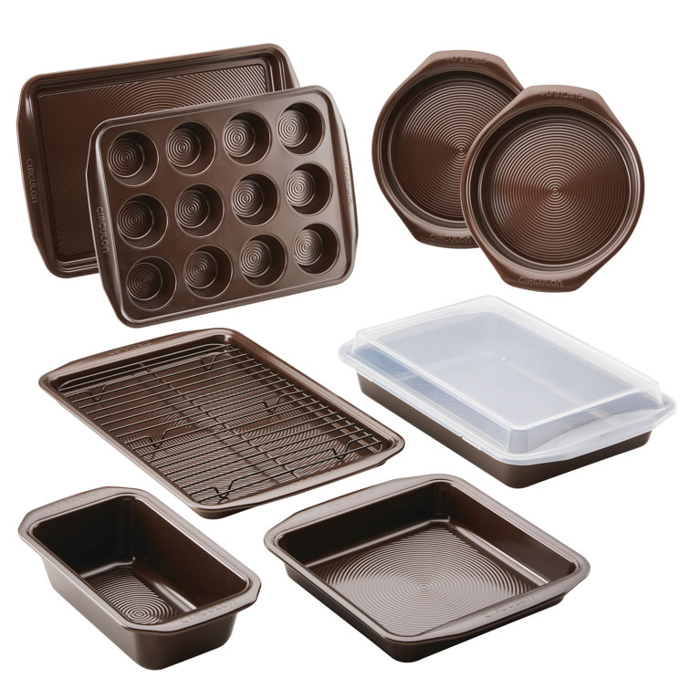  Calphalon Nonstick Bakeware Set, 10-Piece Set Includes Baking  Sheet, Cookie Sheet, Cake Pans, Muffin Pan, and More, Dishwasher Safe,  Silver: Home & Kitchen
