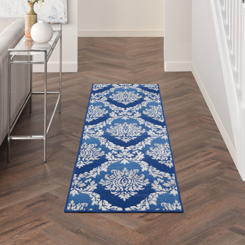 Tapis oriental bleu / blanc en polypropylène tissé à la machine Gula, Tapis de couloir 2 pi x 6 pi