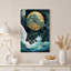 Art mural sur toile, arbre stylisé contre un orbe doré sur des vagues turquoise-595190863