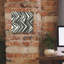 Art graphique sur toile, "V" par Chris Paschke-101608476