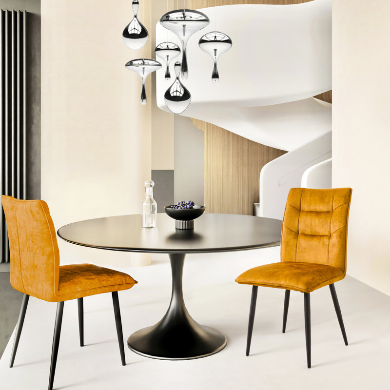 2 chaises de salle à manger en velours gris, pieds fuselés, finition rouille, pour espaces ouverts 2 chaises modernes jaune moutarde, fer poli, coussins moelleux, complément