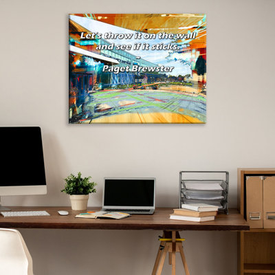 Toile tendue avec toile Trinx par Paget Brewster: «Jetons-la sur le mur et voyons si elle