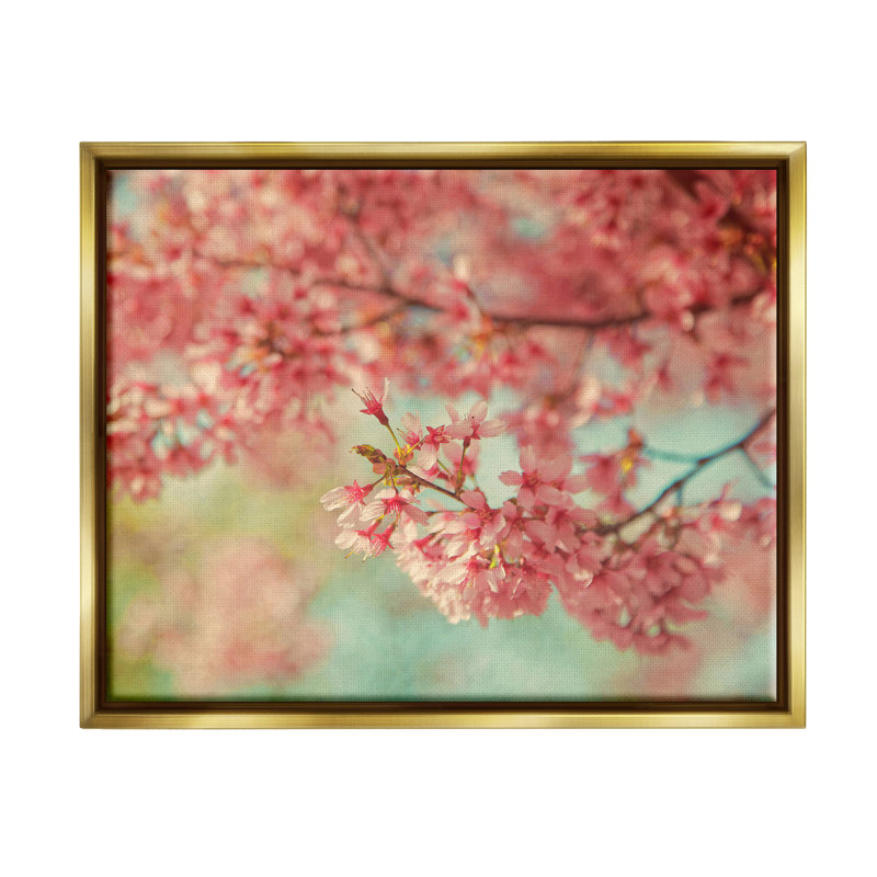 «Pink Cherry Blossoms», reproduction encadrée sur toile par Carrie Ann Grippo-Pike, H 24 po x l 30 po x P 1,7 po