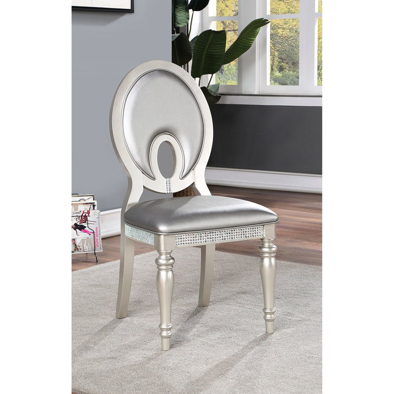 2 pièces de chaises d'appoint de salle à manger formelles argentées de style contemporain avec sièges rembourrés, dossier en forme de trou de serrure et siège de décor de carreaux de miroir, décorations