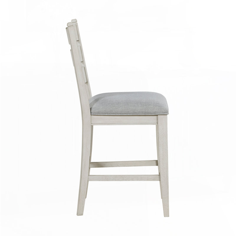Ensemble de chaises à hauteur de comptoir