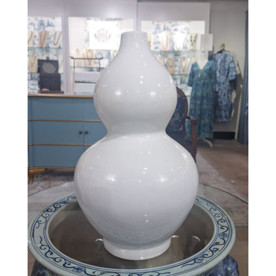 Vase en porcelaine blanc cassé