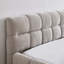 Grand lit plateforme en chenille avec tête de lit et structure solide-1533712021
