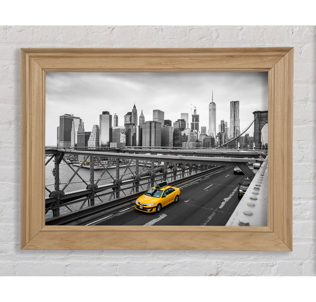 Gelbes Taxi auf der Brooklyn Bridge - Einzelne Bilderrahmen Kunstdrucke