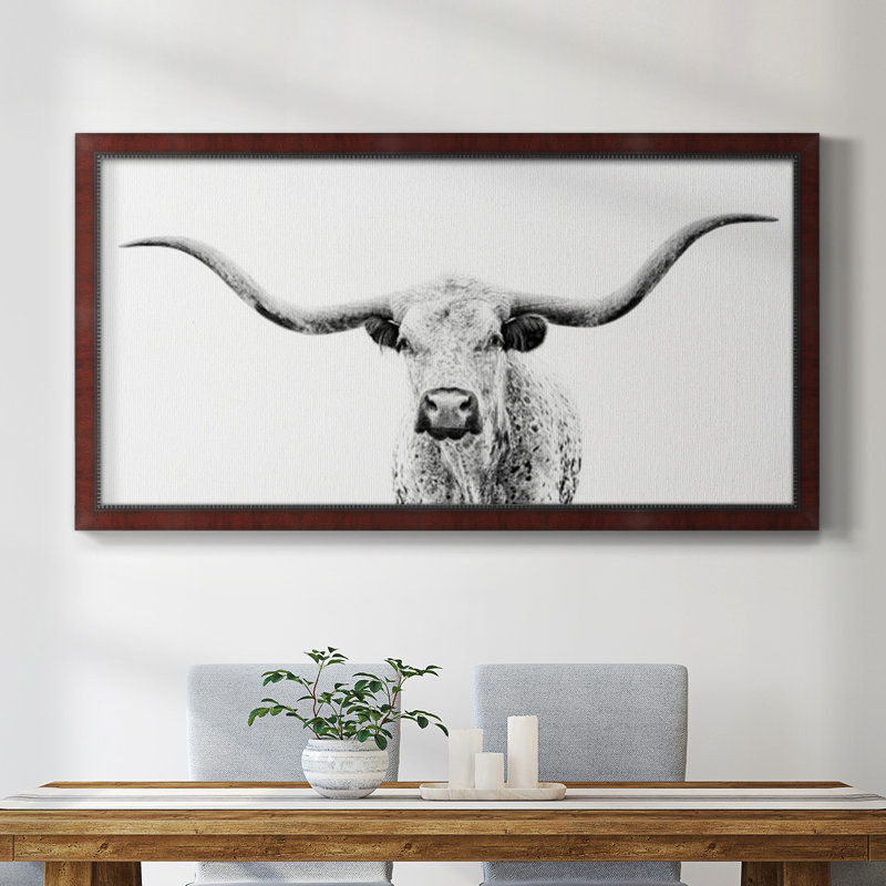 «Longhorn Gaze», reproduction d'un seul cadre photo sur toile, H 21 po x l 37 po x P 1 po