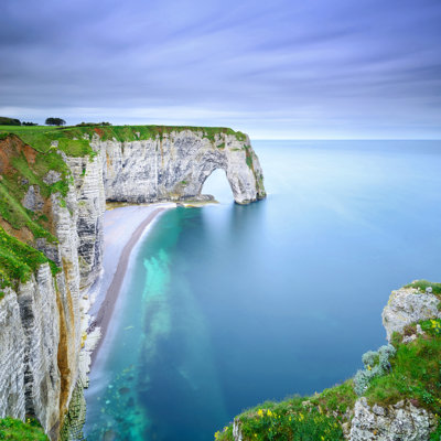 Etretat, Rock Arch and Beach - Photographie sur toile tendue
