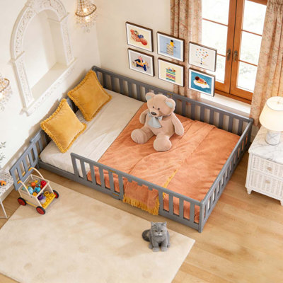Lit grand format avec clôture, porte, lit en bois d'hévéa avec garde-corps de sécurité