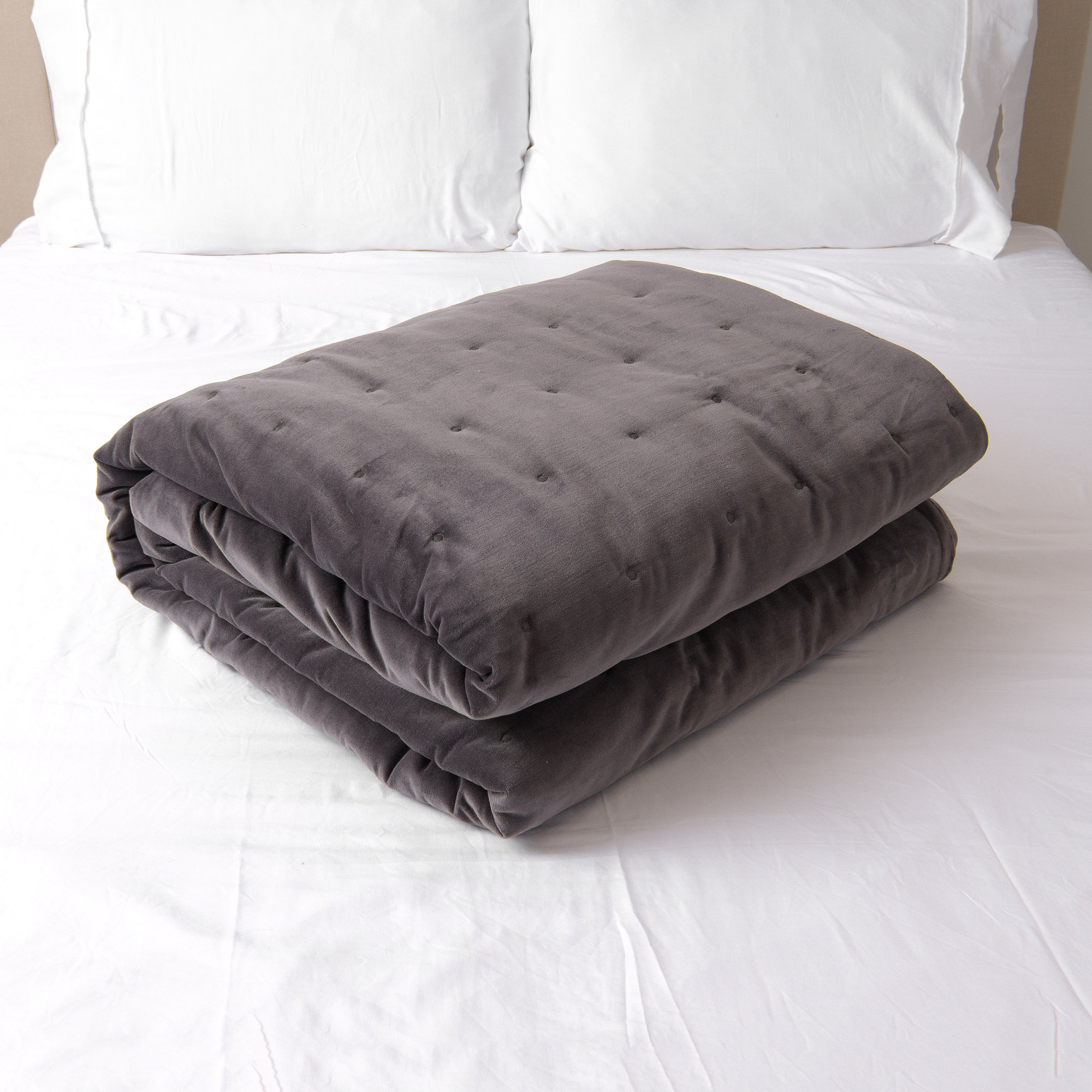 Edmont Velvet Quilt, Grey, King Quilt