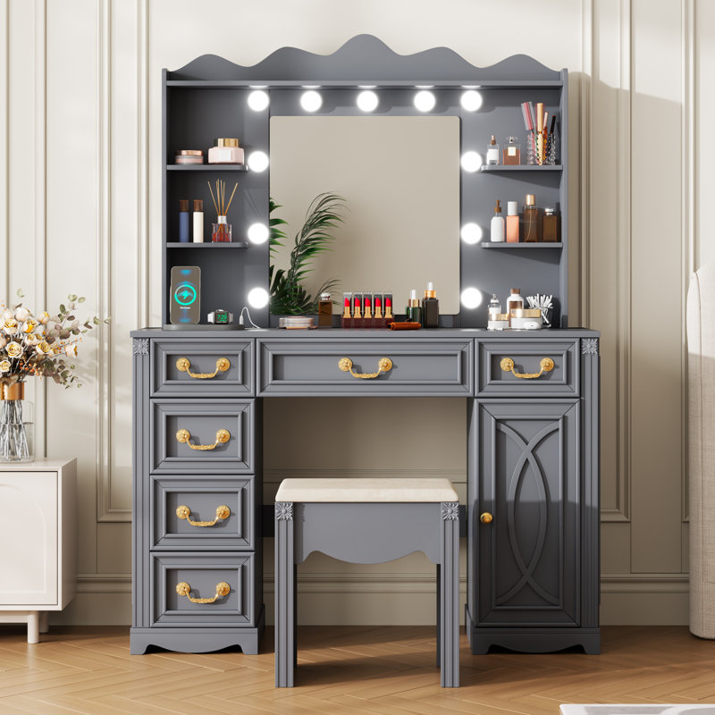 Ensemble coiffeuse en bois manufacturé avec miroir à DEL et prises , Gris