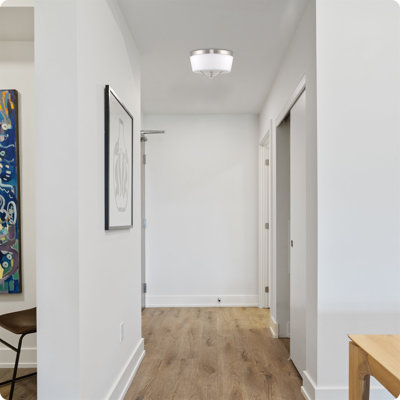 Plafonnier encastré moderne 2 lumières 2 lumières Kira Home Hannah + abat-jour d'école en verre givré, finition nickel brossé