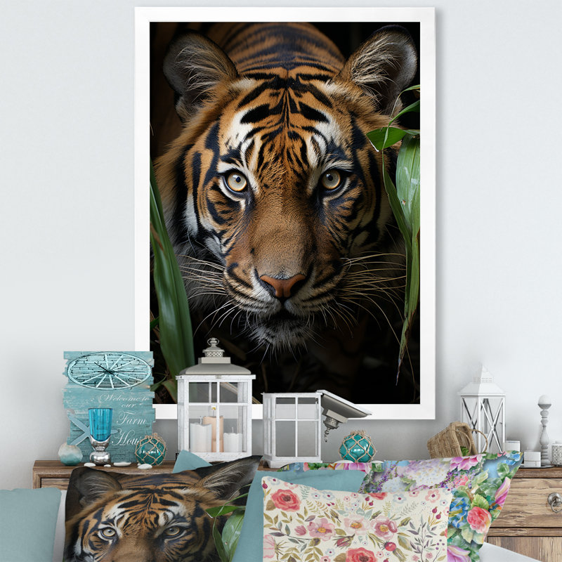 Tiger Portrait Vibrant - Animals Wall Decor, H 32 po x l 24 po x P 1 po, Cadre photo blanc