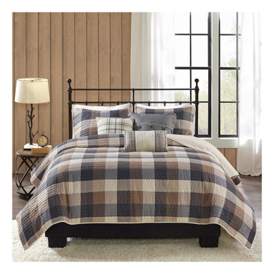 6 Piece Farmhouse Style Herringbone Quilt Set with Decorative Pillows - Neutral Buffalo Plaid Design for Full/Queen Bed