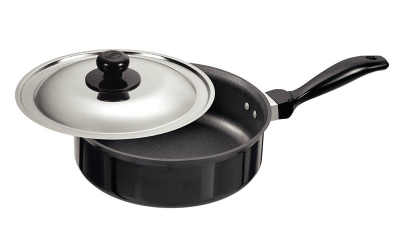 Futura Saute Pan with Lid, 2.11 Quart