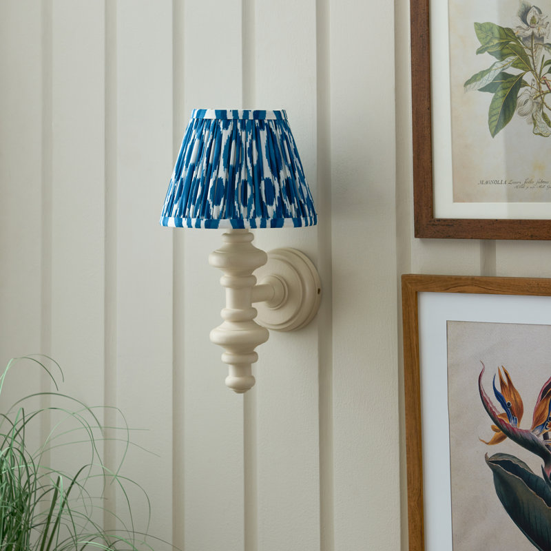 Carnaby Wallchiere, Blue/White Ikat, White