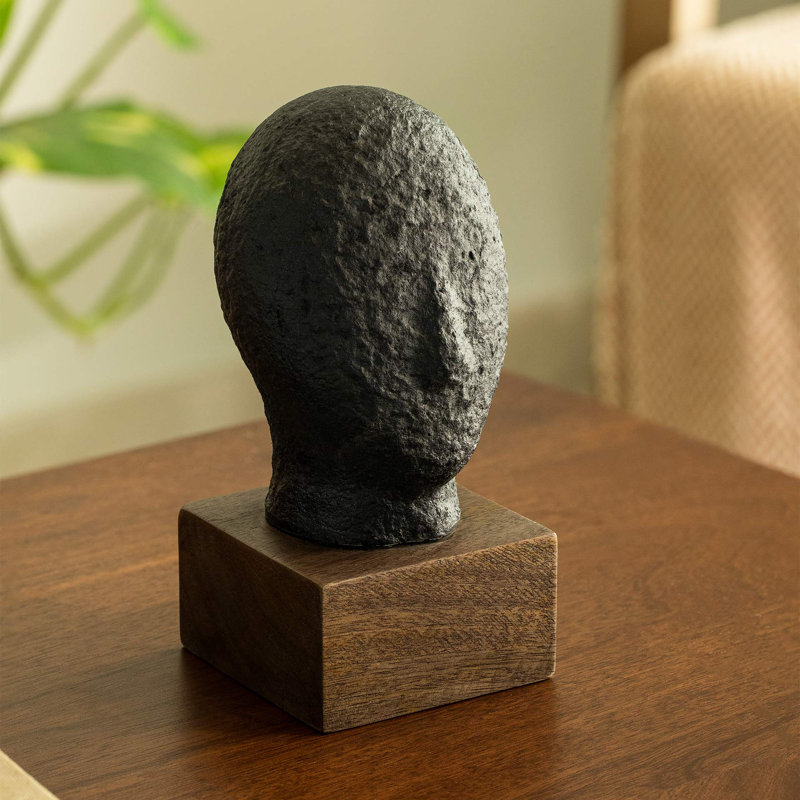 Figurines & Sculptures