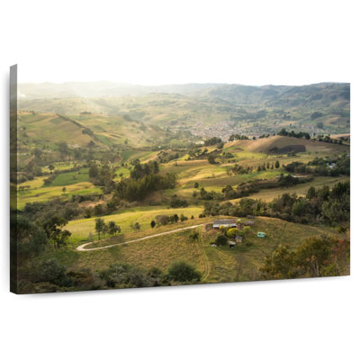 Alvord Colombia Valley Green Fields