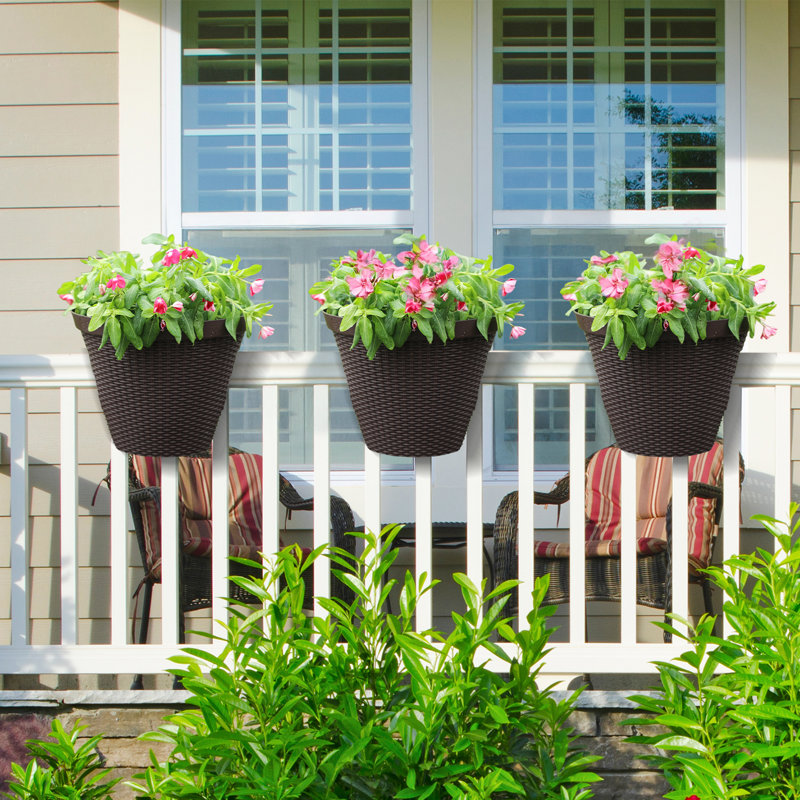 Quindarrius Outdoor Railing Planter, Coffee