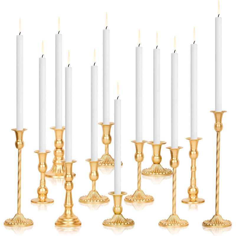 Ensemble de 12 chandeliers dorés