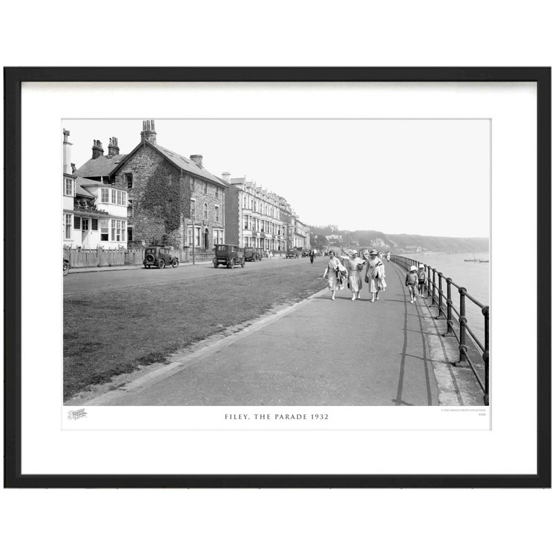 Filey, The Parade 1932 - Single Picture Frame Print, 60cm H x 80cm W x 2.3cm D