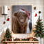 Tableau photographique de Noël représentant une vache des Highlands dans la neige profonde, toile tendue sur châssis, 61 x 91 cm, ambiance sereine et enneigée, marron et blanc, pour salon, chambre et couloir.-1211068945