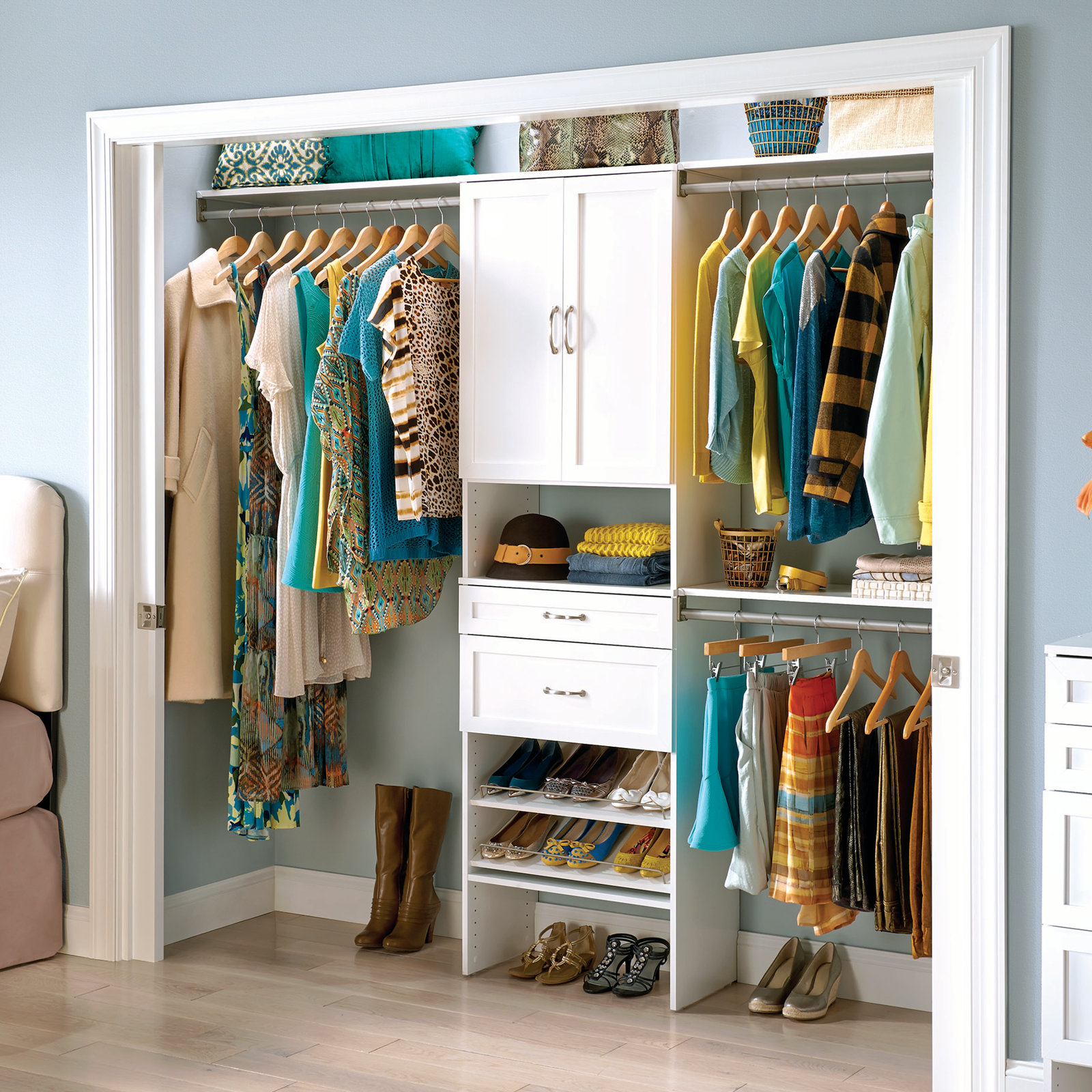 Closet System with Drawers and Shoe Shelves, Pure White