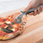Coupe-pizza 2 en 1 Tovolo avec deux lames interchangeables et protège-lame, couleur charbon et huître