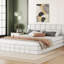 Grand lit plateforme tapissier-118039056