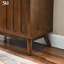 Buffet Mid-Century moderne cannelé avec tablettes réglables et pieds en bois massif, armoire pour rangement polyvalent