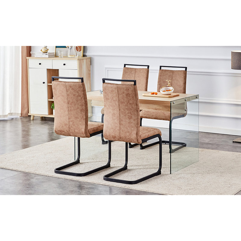 Table à grain de bois et 4 choix de sièges chics - Décoration intérieure moderne